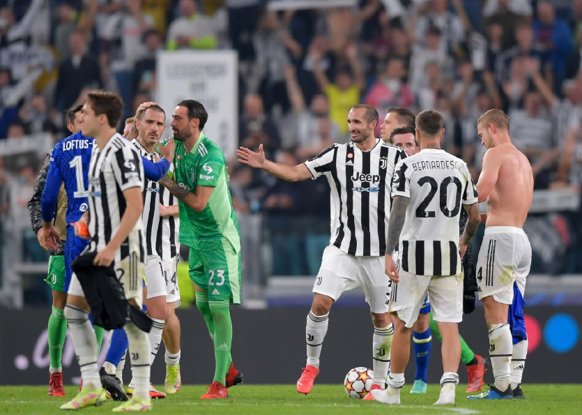  都灵德比爆发冲突，布雷默染红下场  